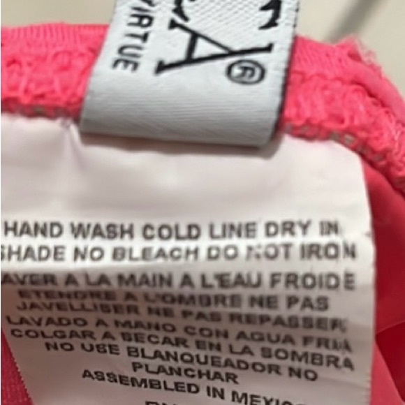 Becca Pink Crochet Bikini, size medium - Picture 11 of 12